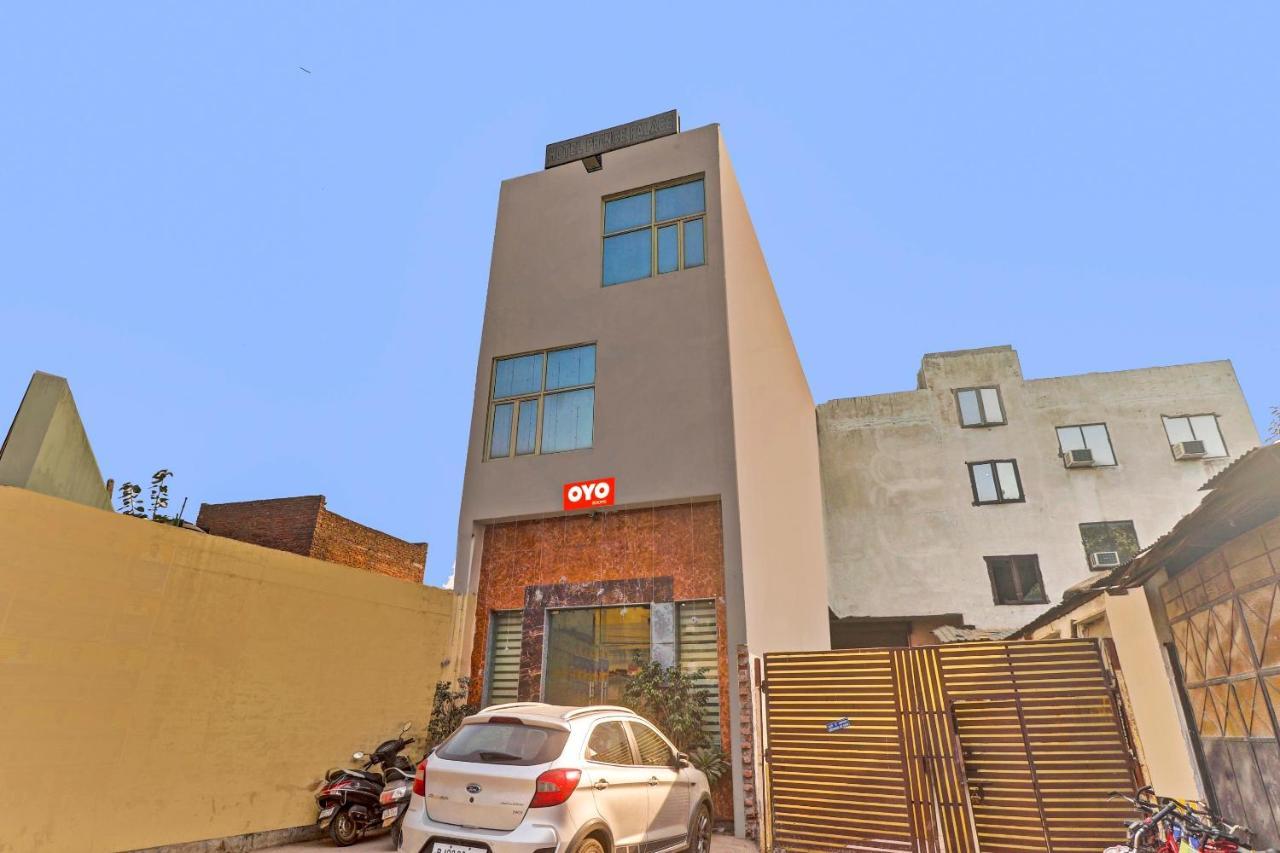 Hotel O Prince Home Stay Near Ambience Mall Nueva Delhi Exterior foto
