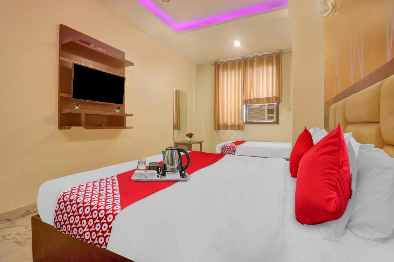 Hotel O Prince Home Stay Near Ambience Mall Nueva Delhi Exterior foto