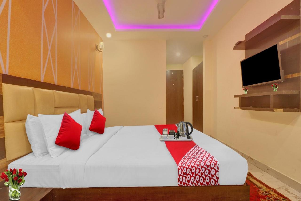Hotel O Prince Home Stay Near Ambience Mall Nueva Delhi Exterior foto