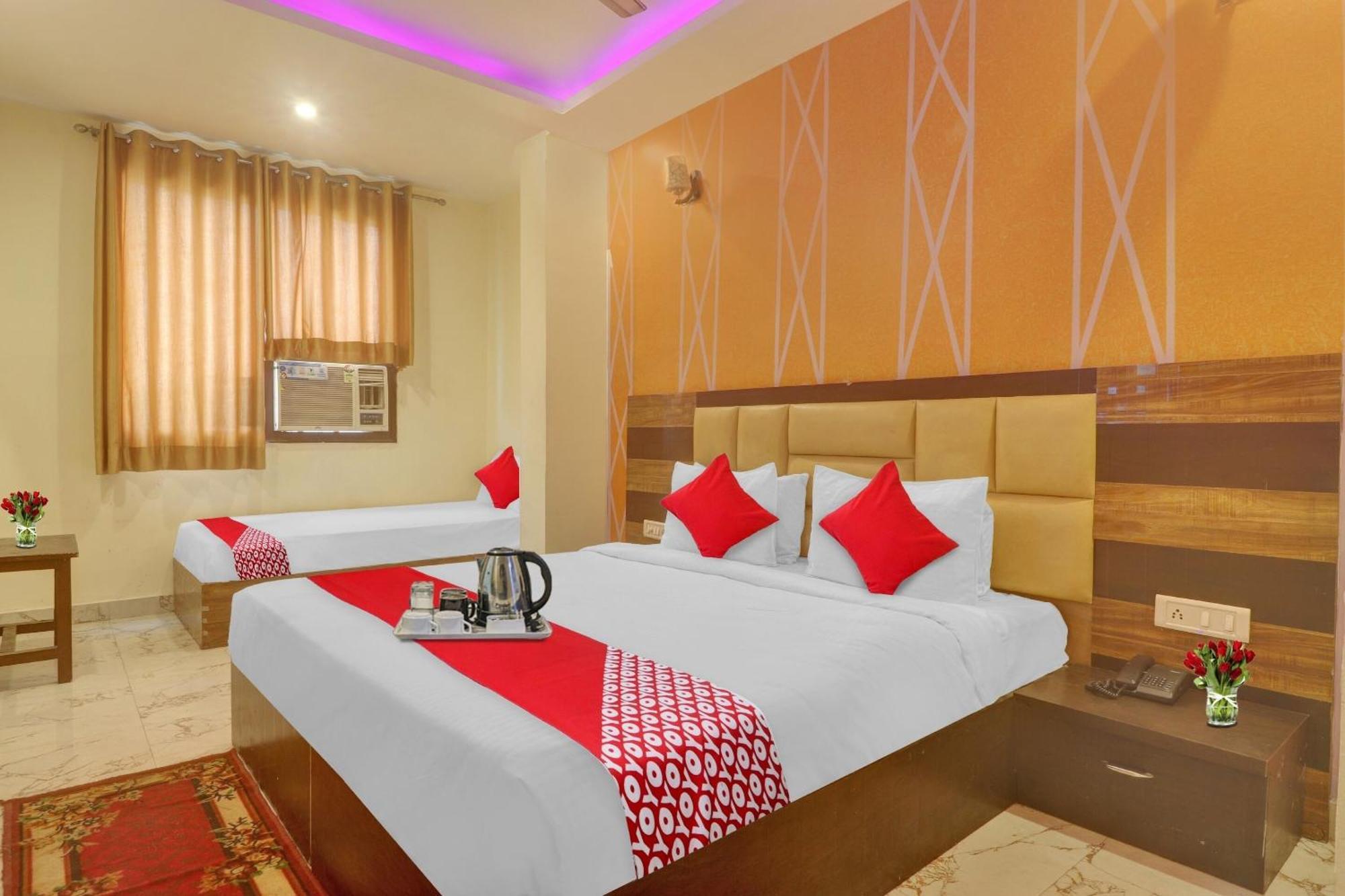 Hotel O Prince Home Stay Near Ambience Mall Nueva Delhi Exterior foto