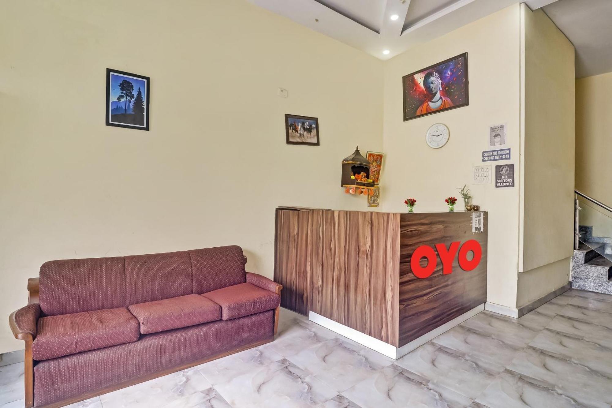 Hotel O Prince Home Stay Near Ambience Mall Nueva Delhi Exterior foto