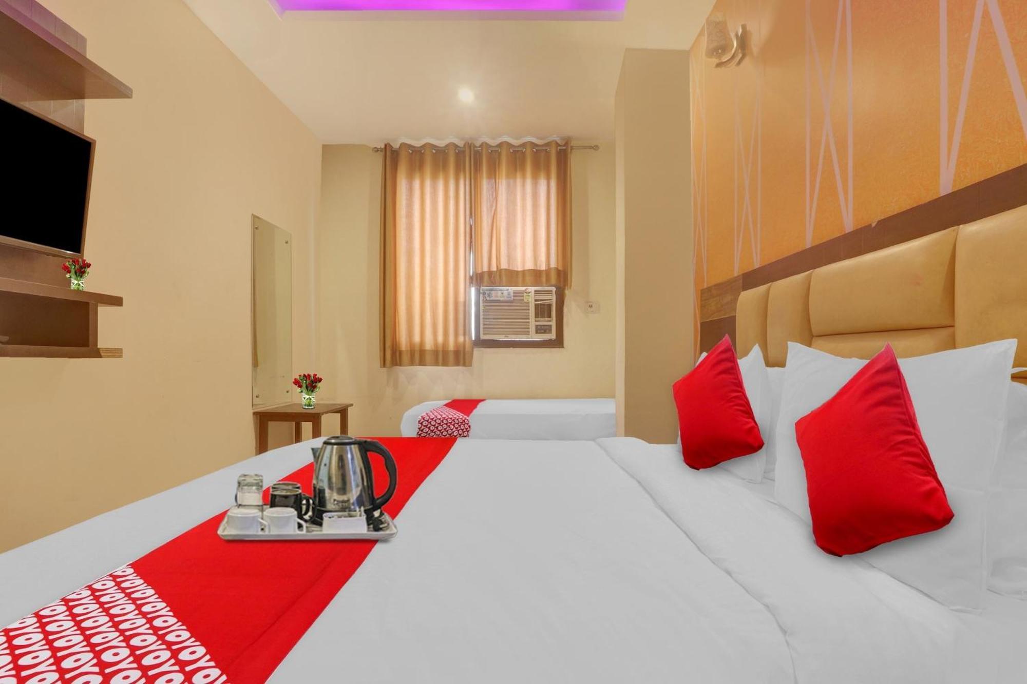 Hotel O Prince Home Stay Near Ambience Mall Nueva Delhi Exterior foto
