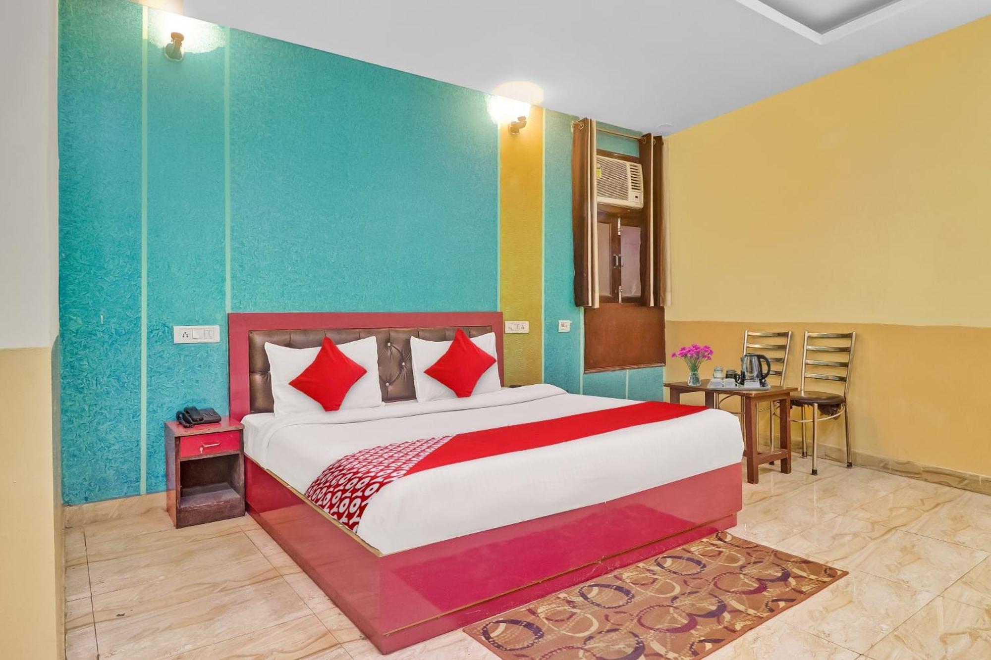 Hotel O Prince Home Stay Near Ambience Mall Nueva Delhi Exterior foto